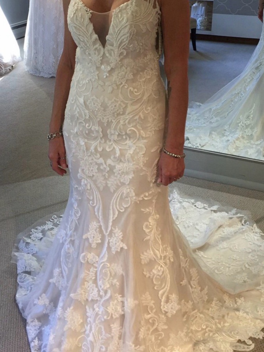 Romantic Ivory Lace Appliqué Wedding Dress